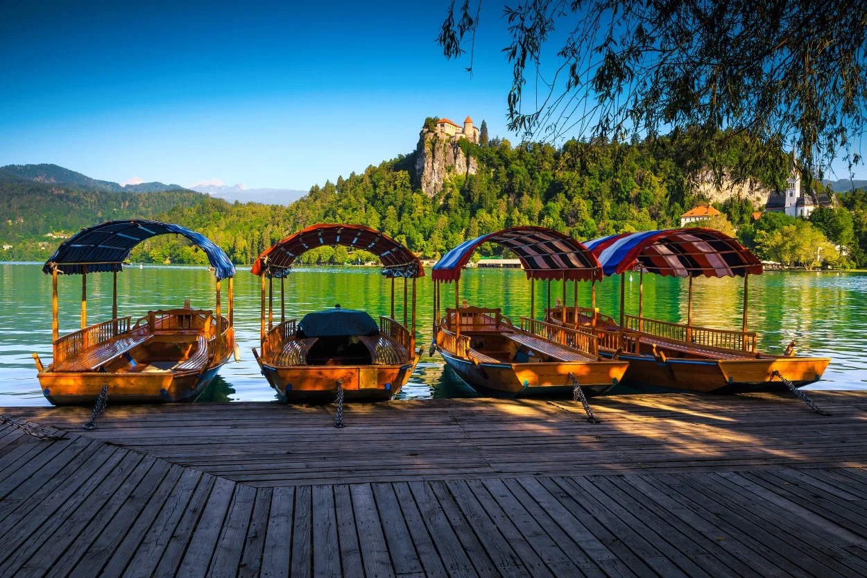 pletna boat bled